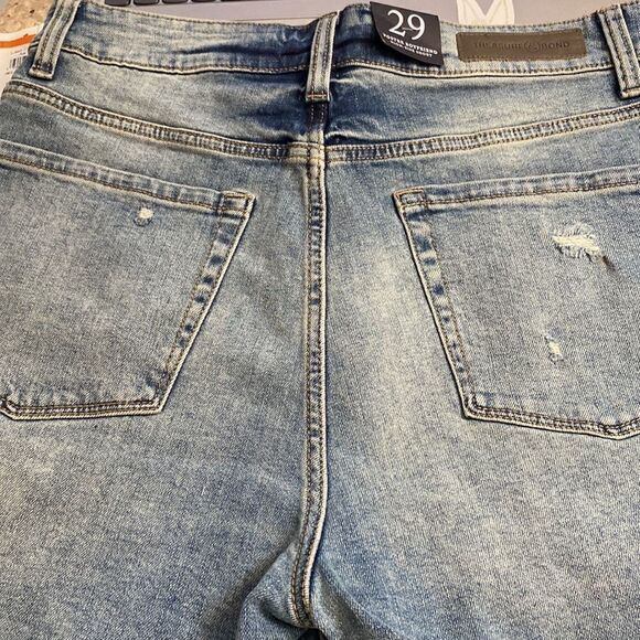 NWT Treasure & Bond Foster Boyfriend High Rise Distressed
Cutoff Shorts - Picture 8 of 8